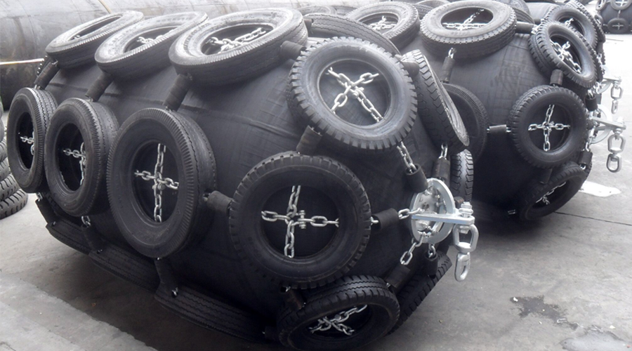 Tugboat with pneumatic fenders