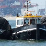 Fendertec marine fendering - Pneumatic fender with tire net